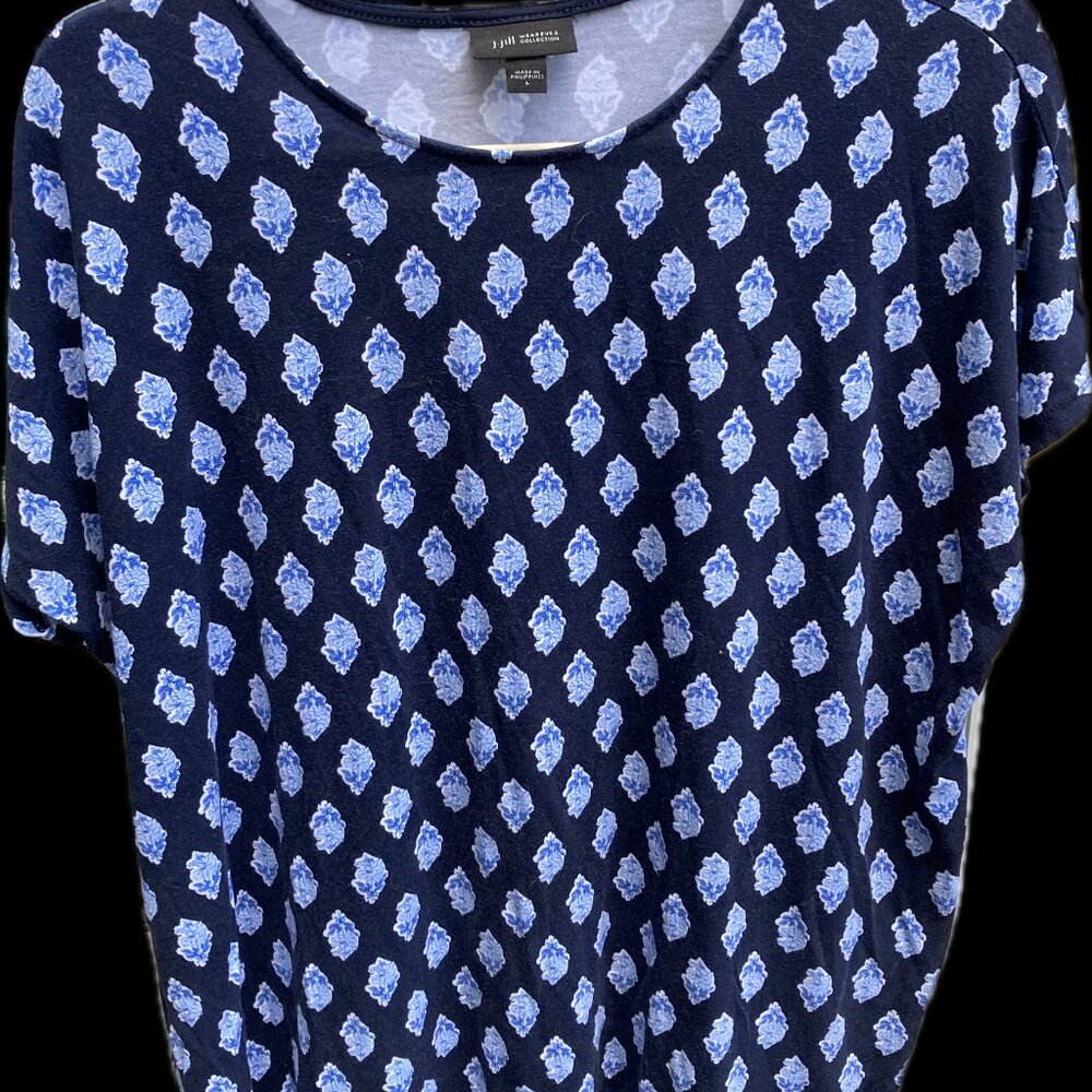 j jill Wearever Collection Navy blue patterned top size L Rayon/Spandex